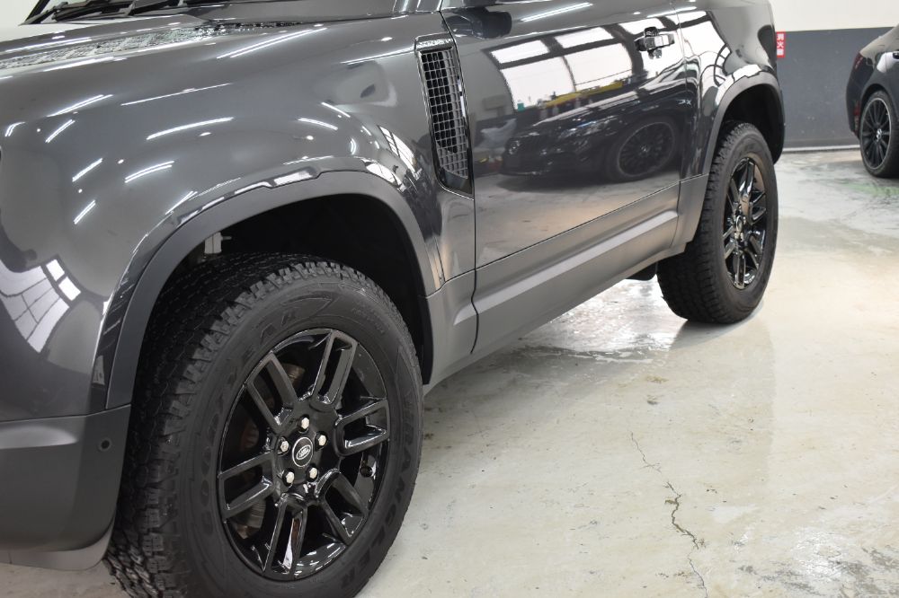 ディフェンダー