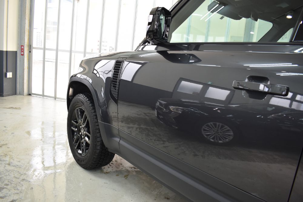 ディフェンダー