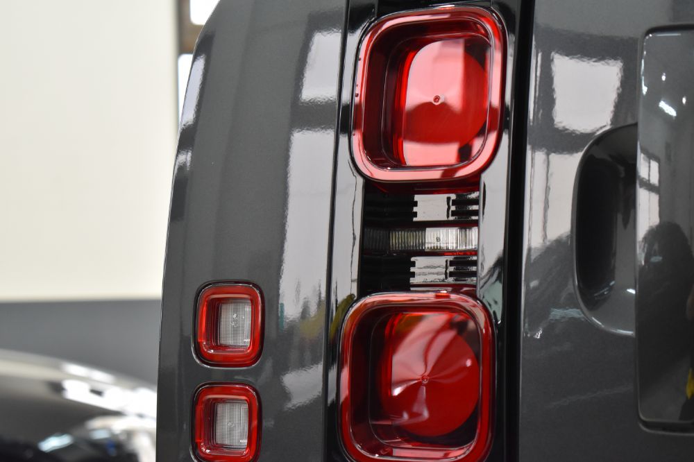 ディフェンダー