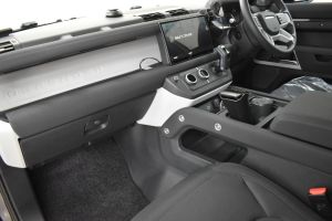 ディフェンダー