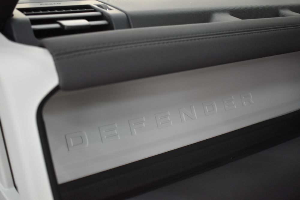 ディフェンダー