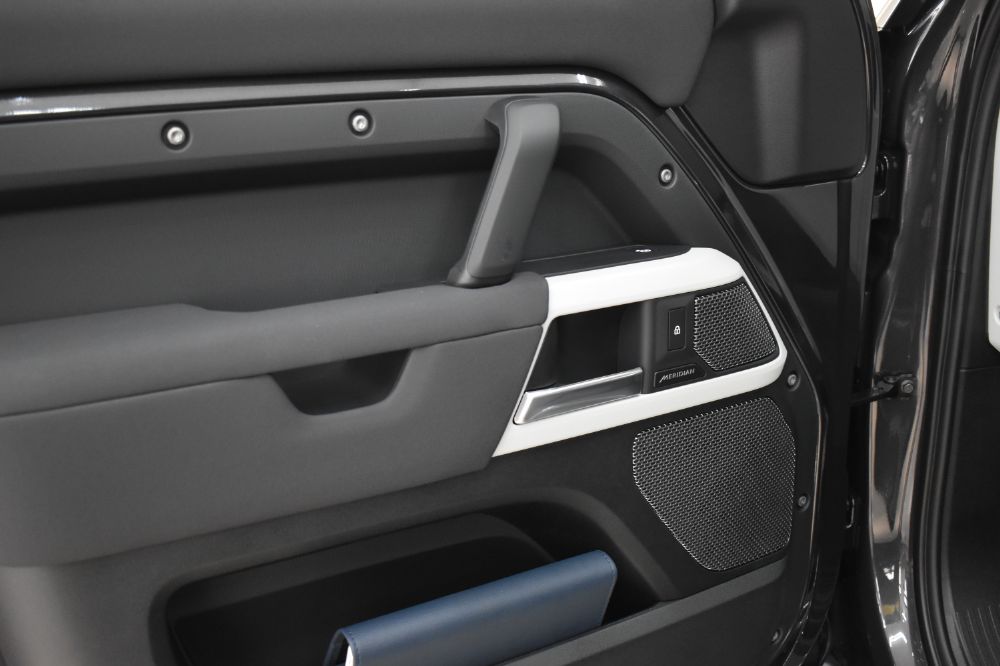 ディフェンダー