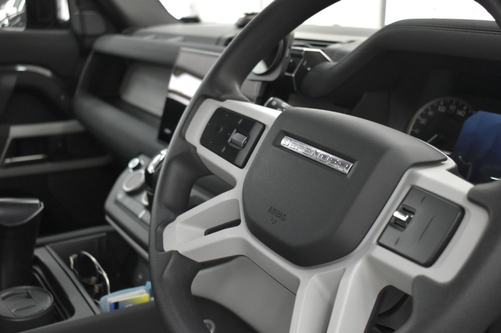 ディフェンダー