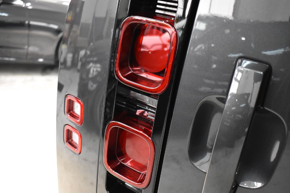 ディフェンダー